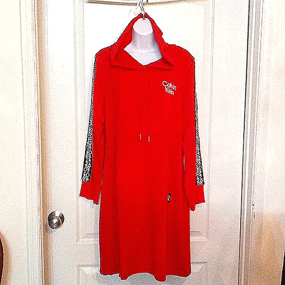 NWT🎁FREE GIFT INCLUDED 🎁Dress Midi Stretch Sport Hood Long Sleeves Cuffs - Picture 14 of 15